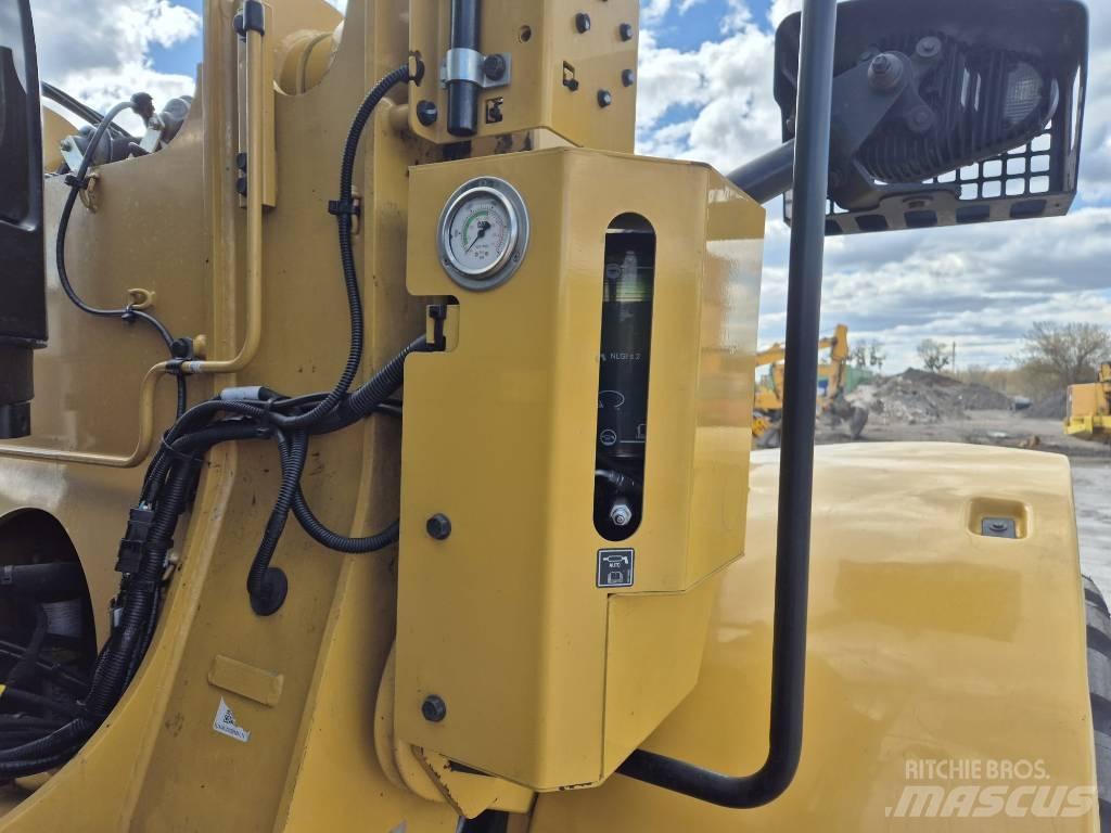 CAT 926M Pyöräkuormaajat