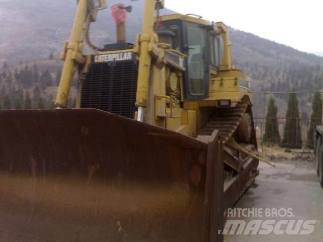 CAT D8R Telaketjupuskutraktorit