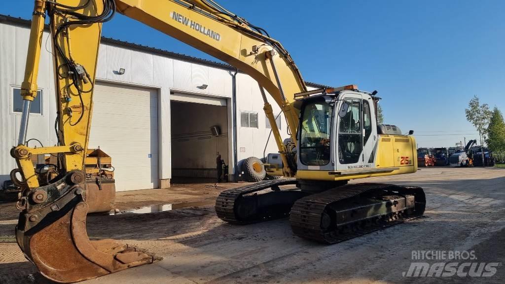 New Holland E 215 B Telakaivukoneet