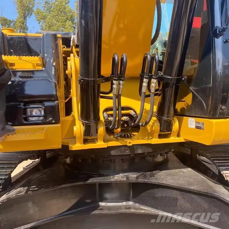 CAT 325 D Telakaivukoneet