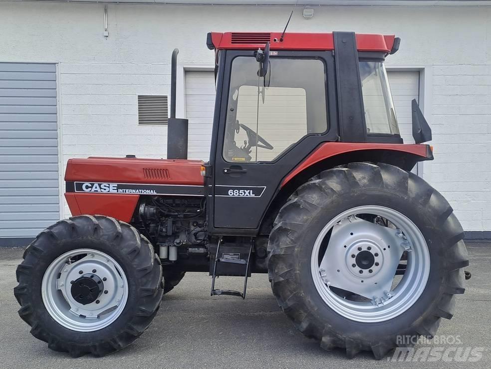 Case IH 685 XL Traktorit