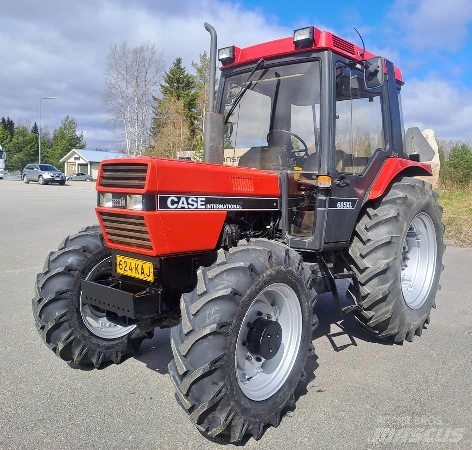 Case IH 685 XL Traktorit