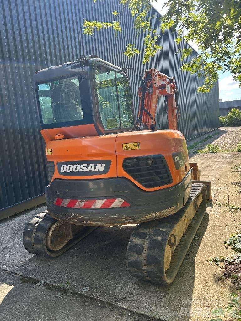 Doosan DX 63-3 Minikaivukoneet < 7t