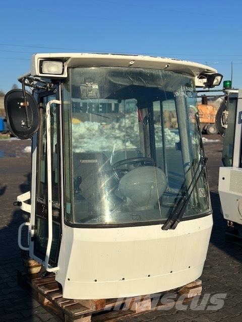 Liebherr L 538 CAB Ohjaamo ja sisusta