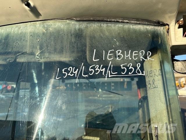 Liebherr L 538 CAB Ohjaamo ja sisusta
