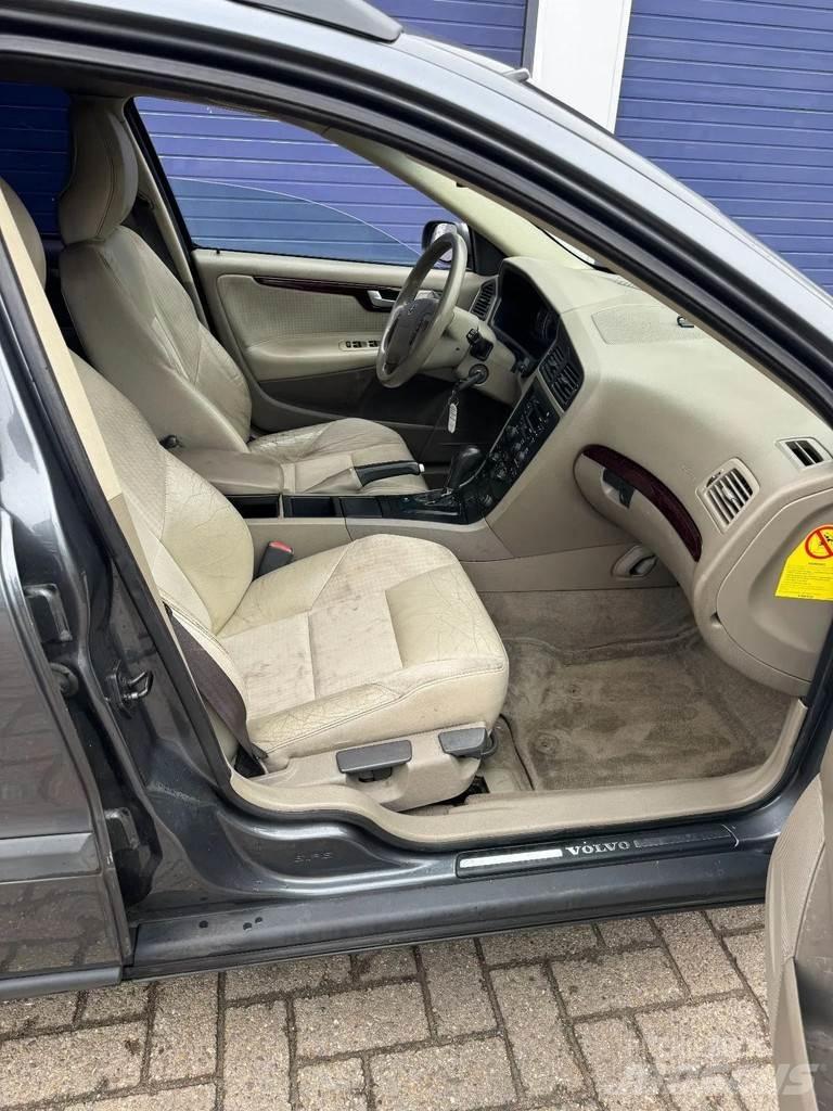 Volvo V70 V70 Henkilöautot