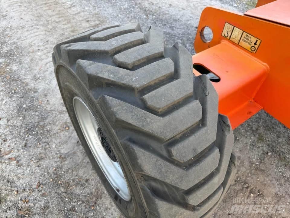 JLG 460 SJ Teleskooppipuominostimet