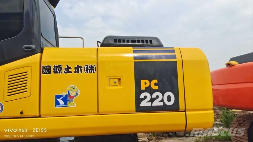 Komatsu PC 220 Minikaivukoneet < 7t