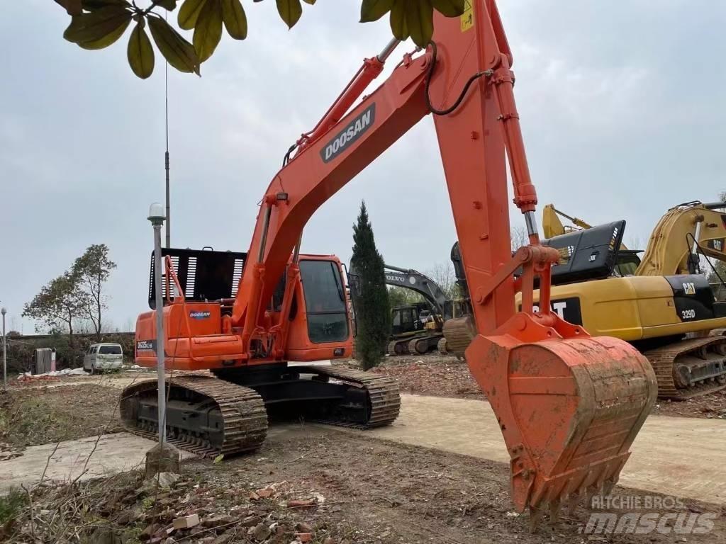 Doosan DH225LC-9E Telakaivukoneet