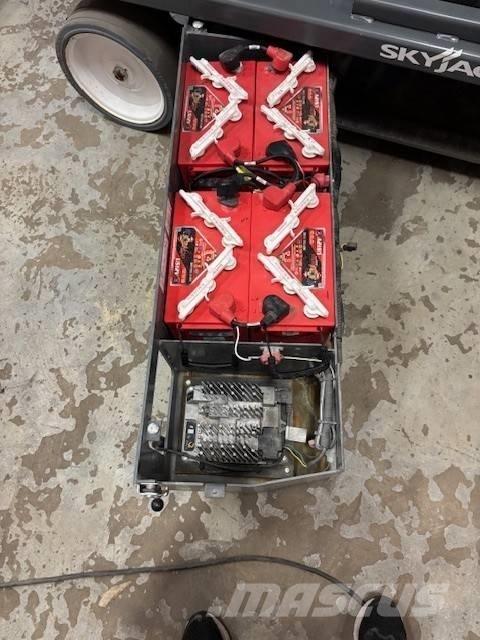 SkyJack SJ 4740 Saksilavat