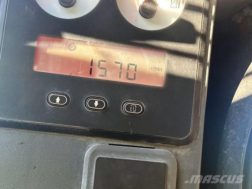 CAT 246 C Liukuohjatut kuormaajat