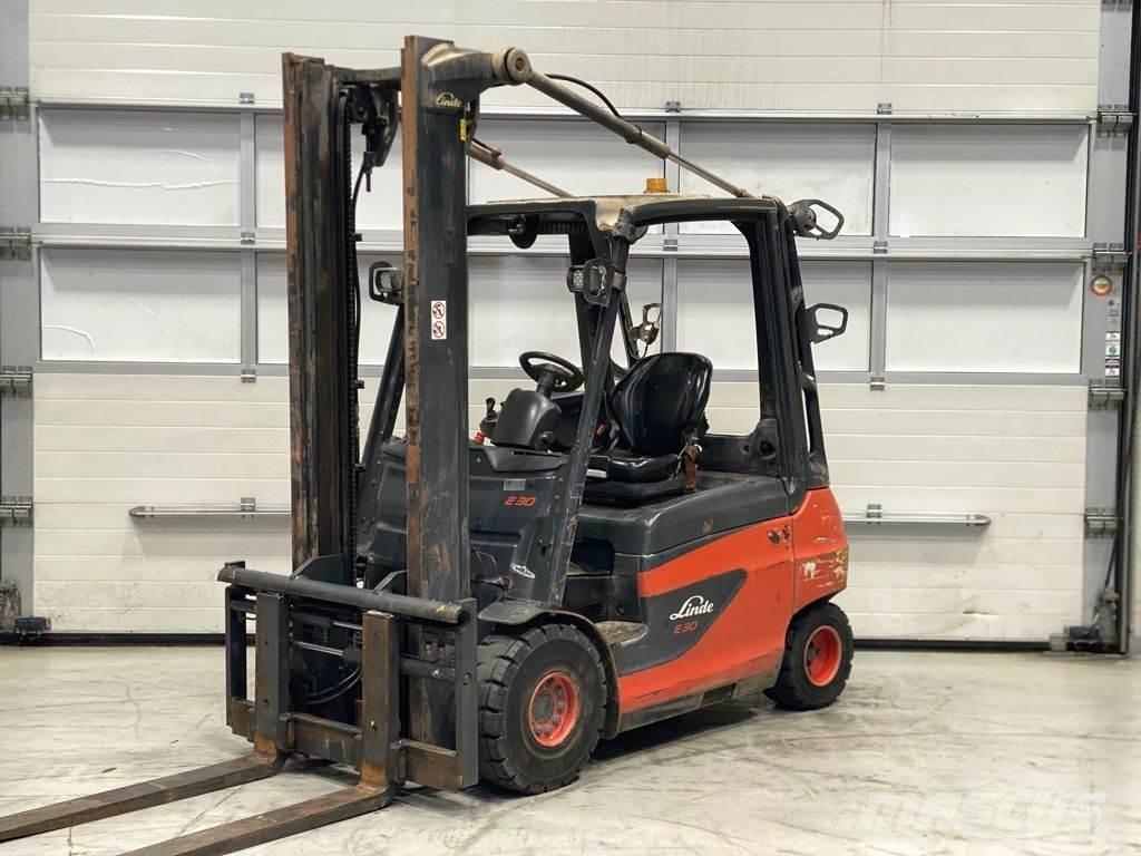 Linde E30-01 Sähkötrukit