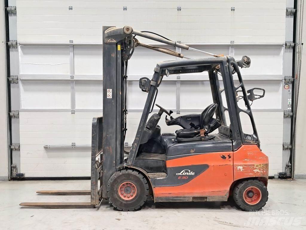Linde E30-01 Sähkötrukit