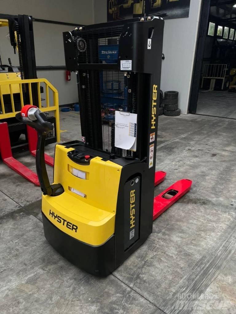 Hyster S 1.2 Käyden ajettavat pinoamistrukit