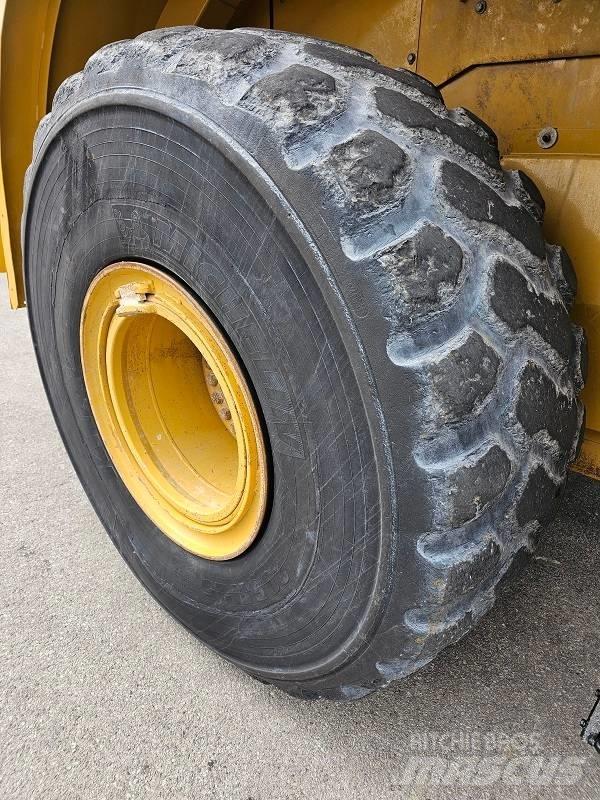 CAT 966K Pyöräkuormaajat