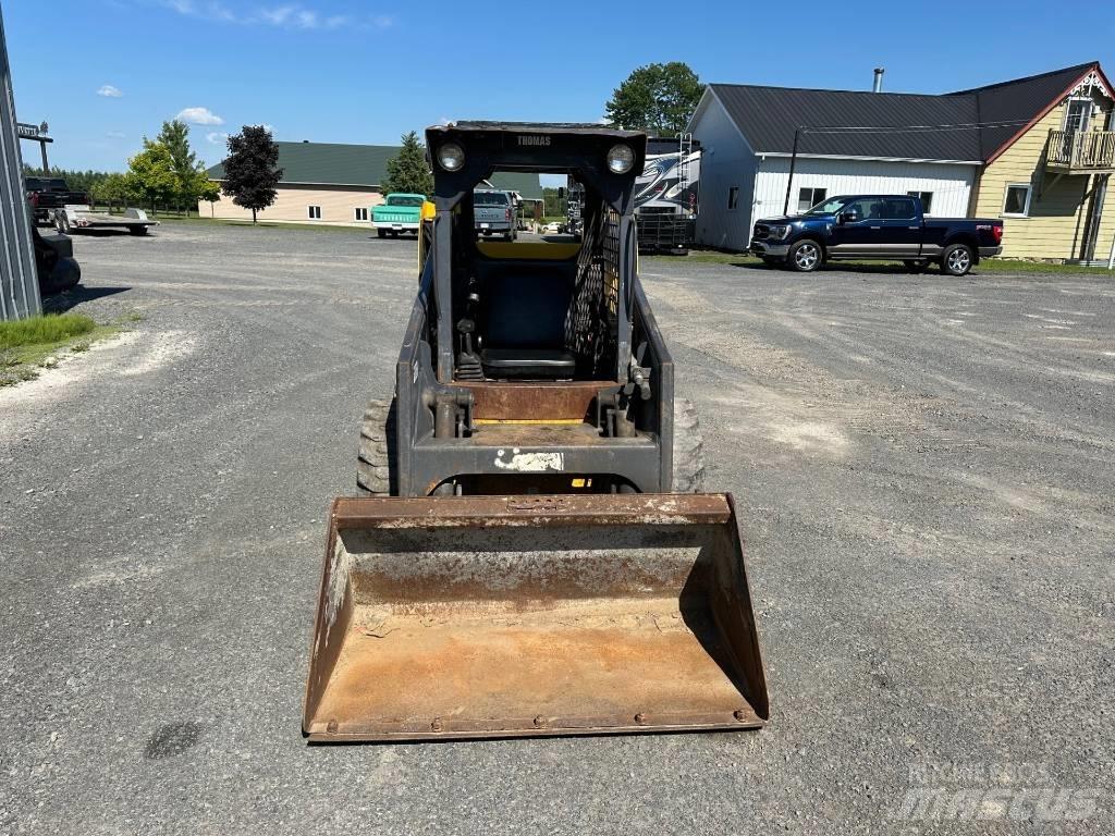 Thomas T137 Liukuohjatut kuormaajat