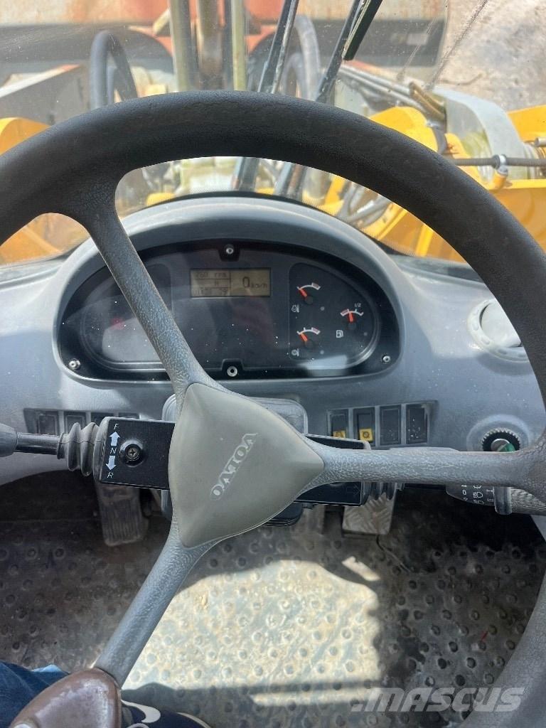 Volvo L 180 E Pyöräkuormaajat