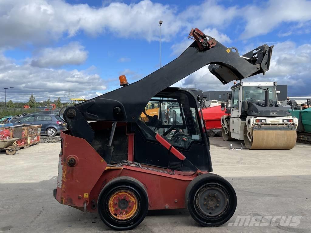 JCB R260 Liukuohjatut kuormaajat
