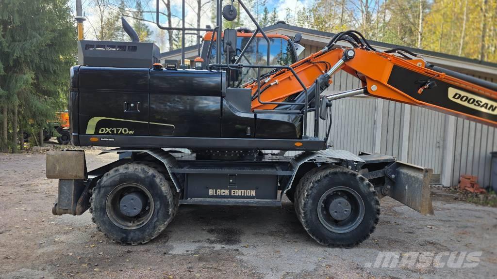 Doosan DX 170 W Pyöräkaivukoneet
