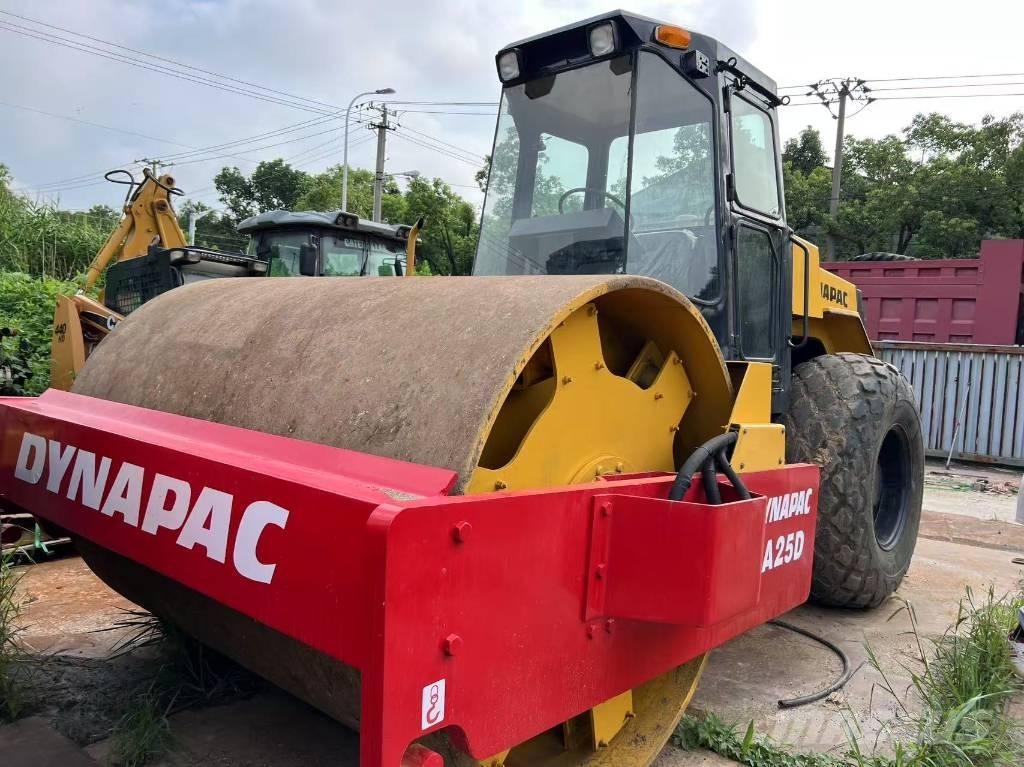 Dynapac CA25D Yksivalssijyrät