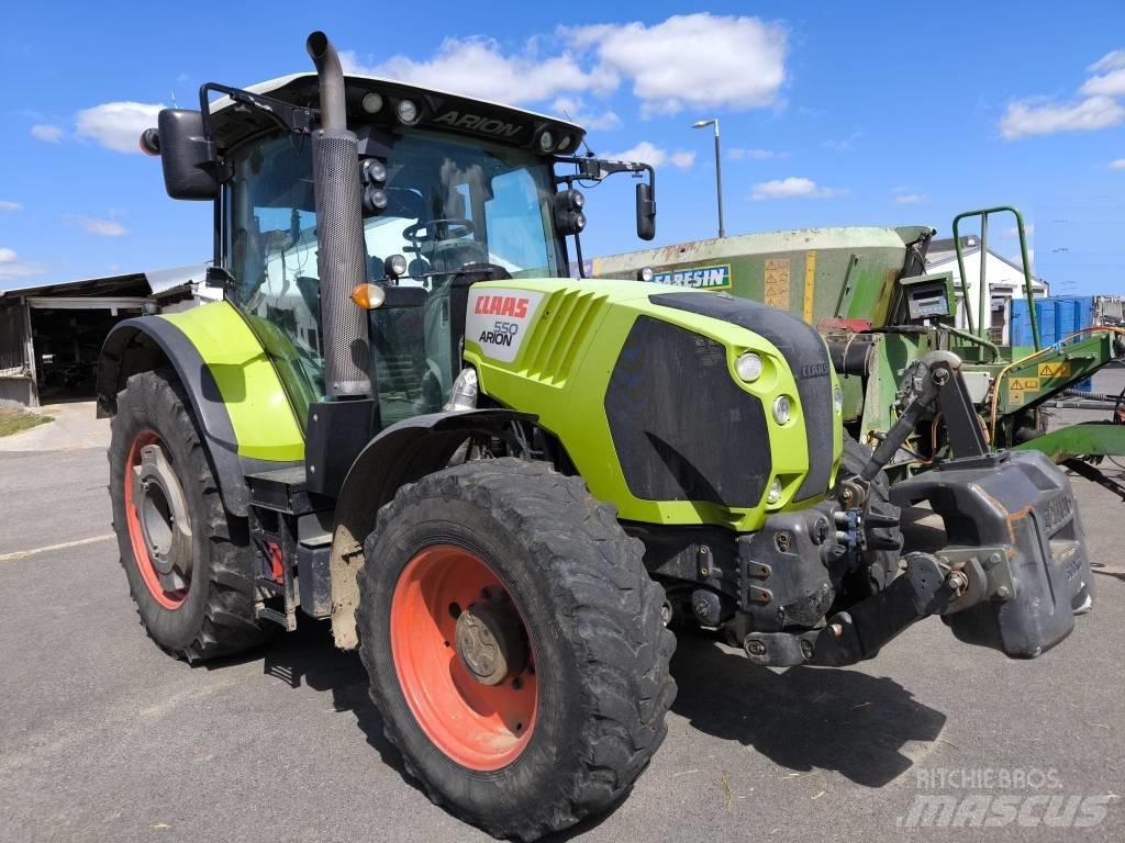 CLAAS Arion 550 Traktorit