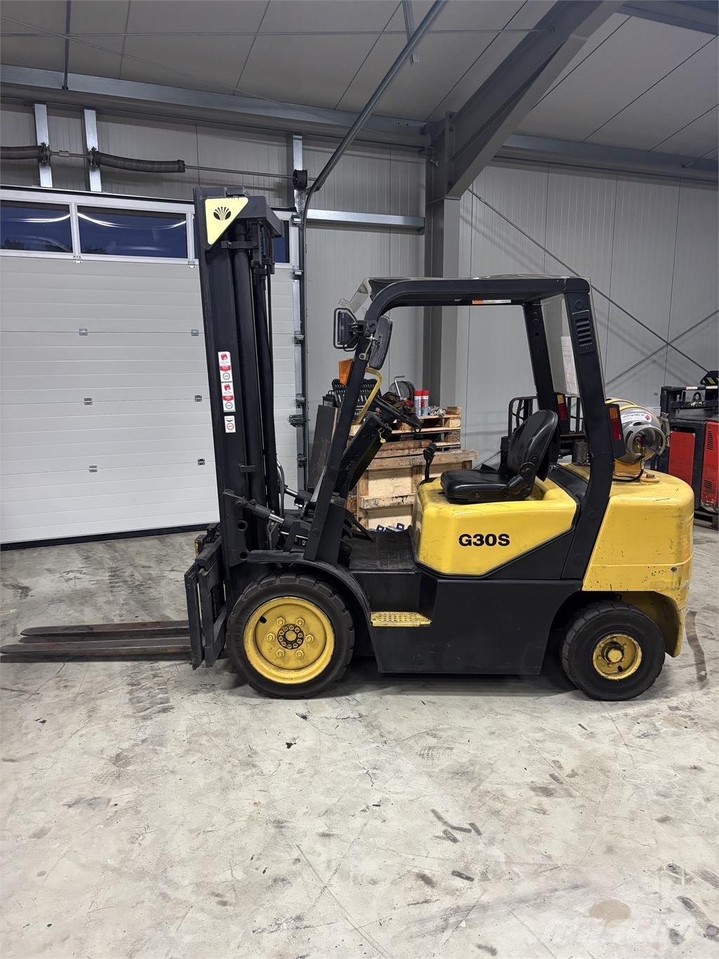 Doosan G30 Nestekaasutrukit
