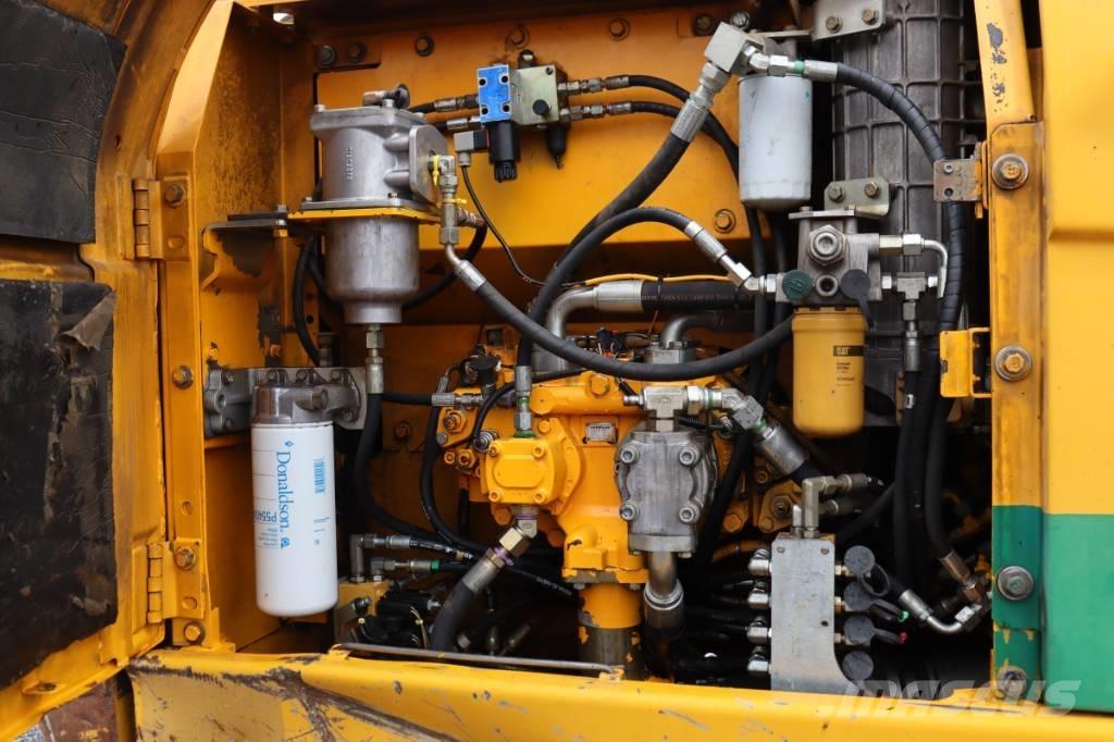 CAT 323 D Telakaivukoneet