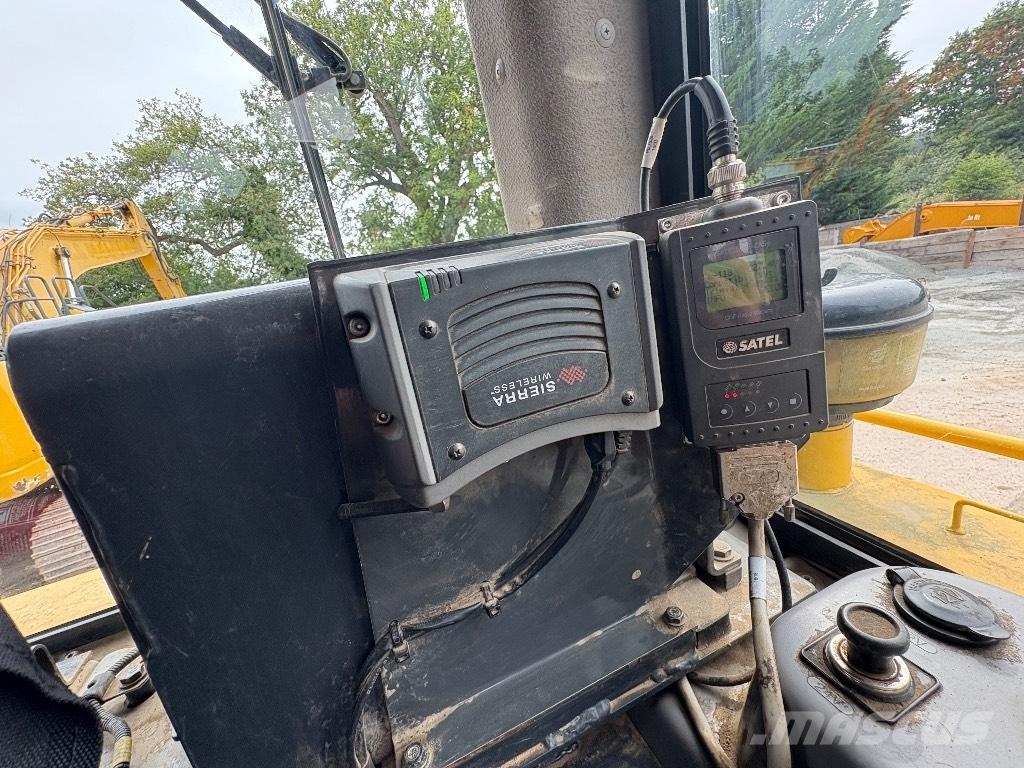 Komatsu D65PXI-18 Telaketjupuskutraktorit