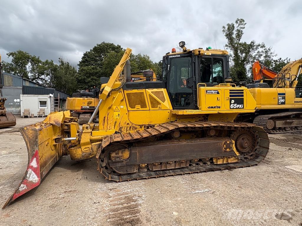 Komatsu D65PXI-18 Telaketjupuskutraktorit