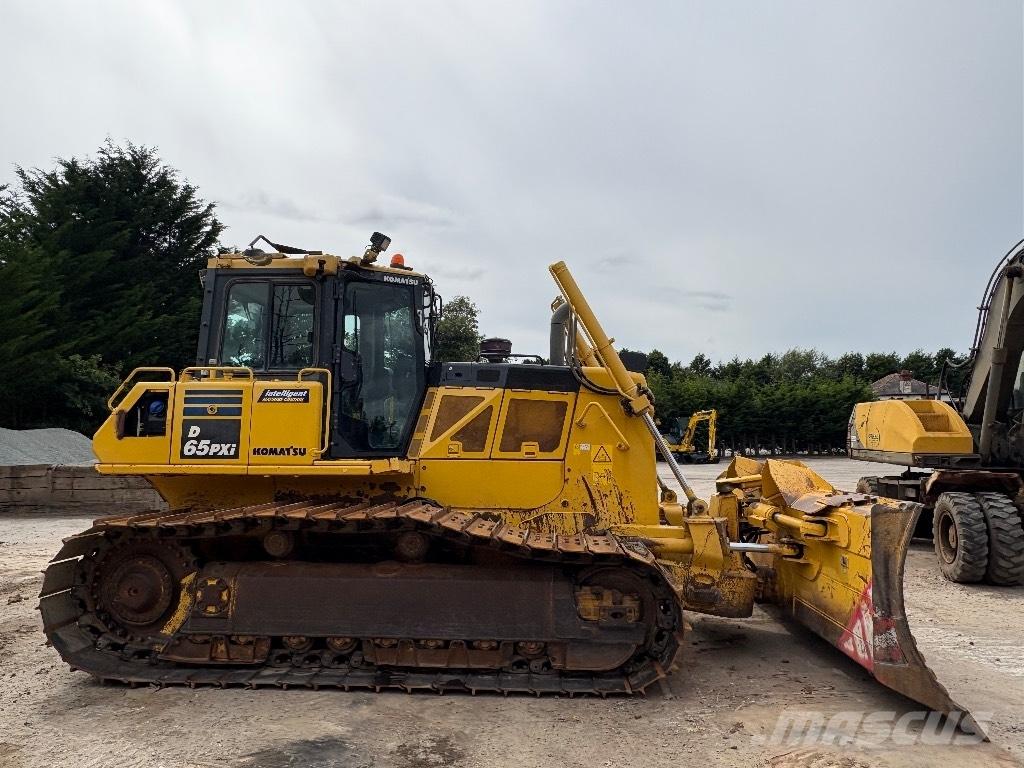 Komatsu D65PXI-18 Telaketjupuskutraktorit