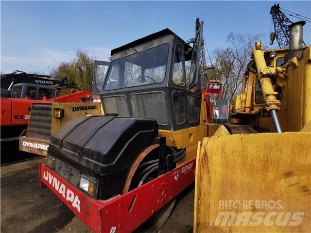 Dynapac CC421 Yksivalssijyrät