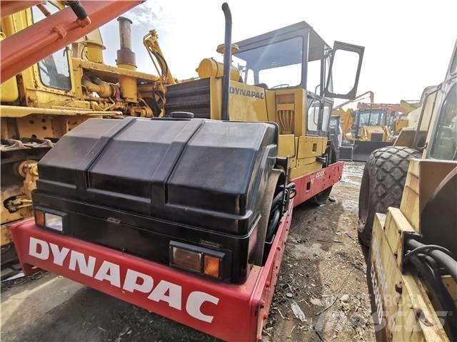 Dynapac CC421 Yksivalssijyrät
