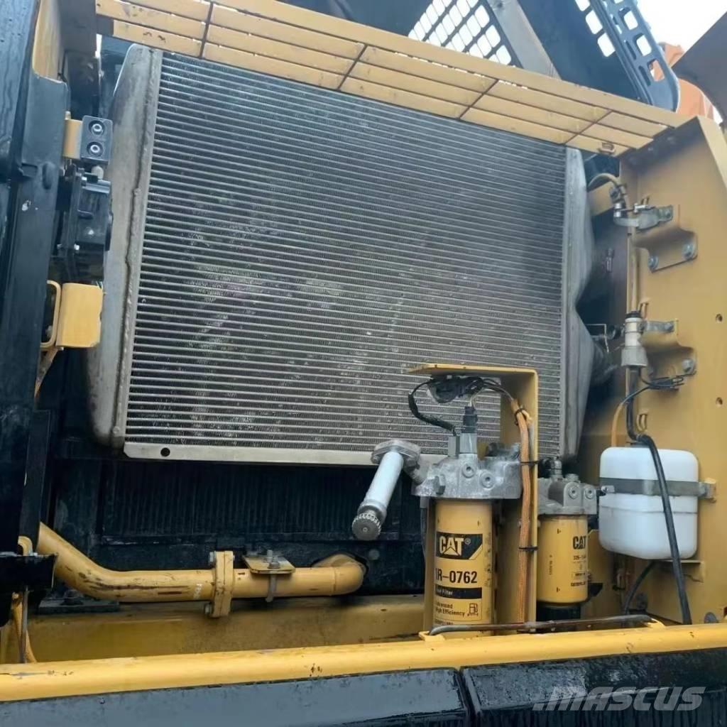 CAT 329 Telakaivukoneet