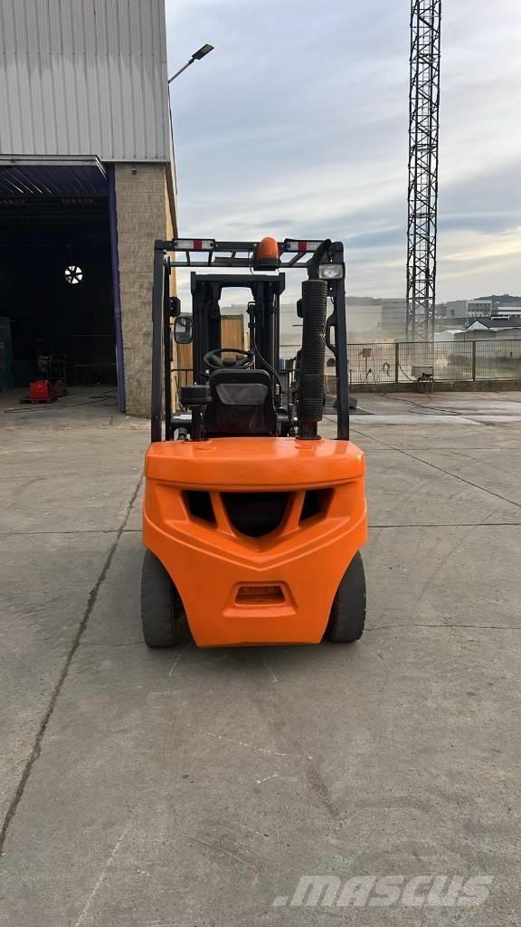 Doosan D 30 G Dieseltrukit