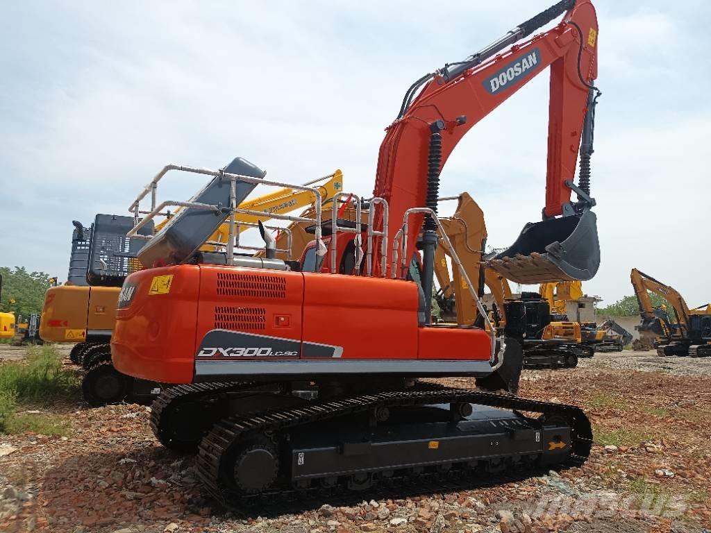 Doosan DX 300 Telakaivukoneet