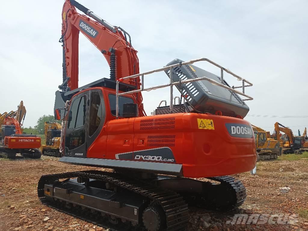 Doosan DX 300 Telakaivukoneet