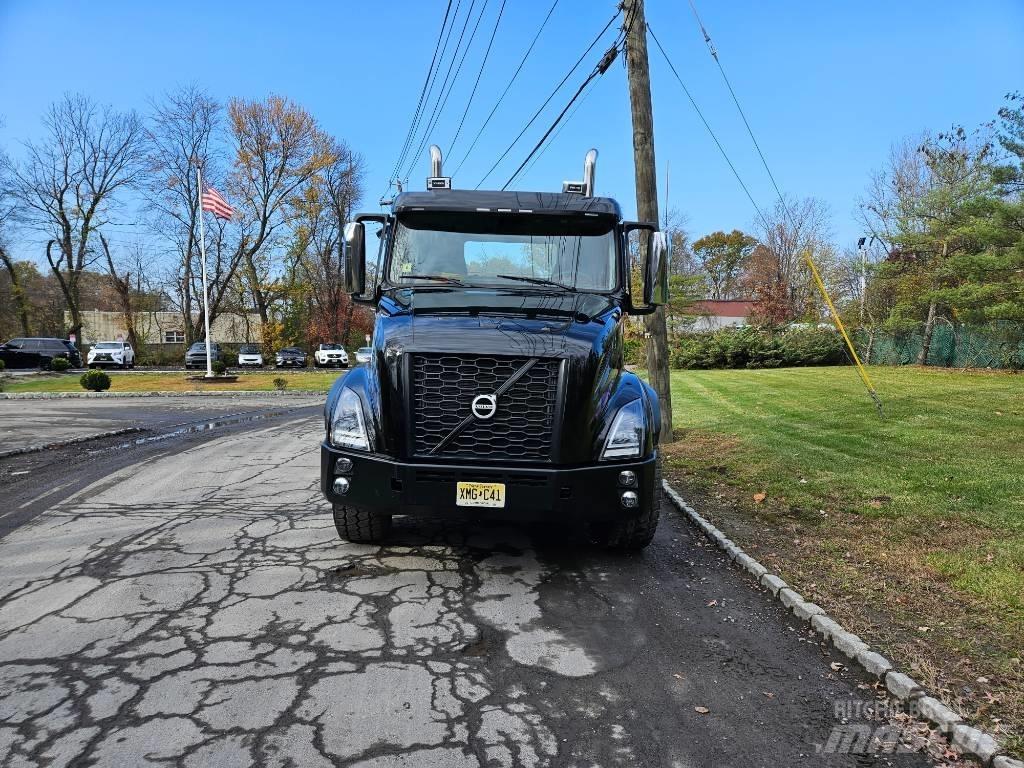 Volvo VNX 64 T300 Lava-kuorma-autot