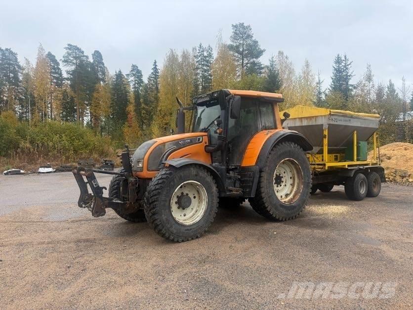 Valtra N142 Traktorit