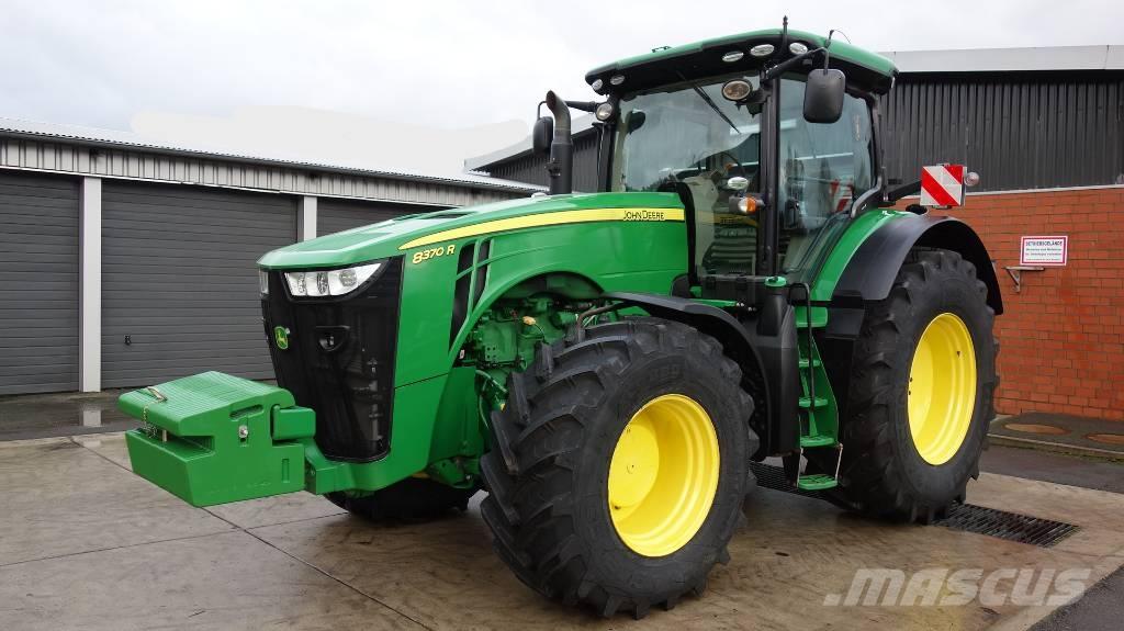 John Deere 8370 R Traktorit