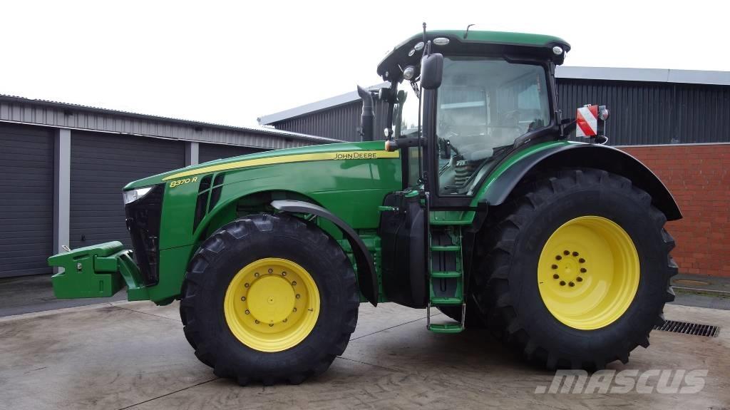 John Deere 8370 R Traktorit