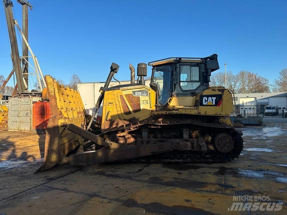 CAT D7E Telaketjupuskutraktorit