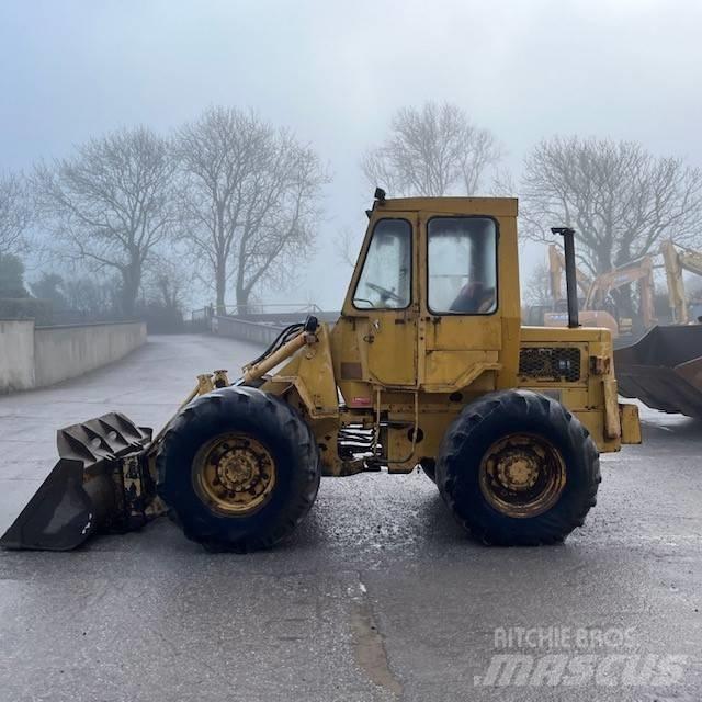 CAT 910 Pyöräkuormaajat