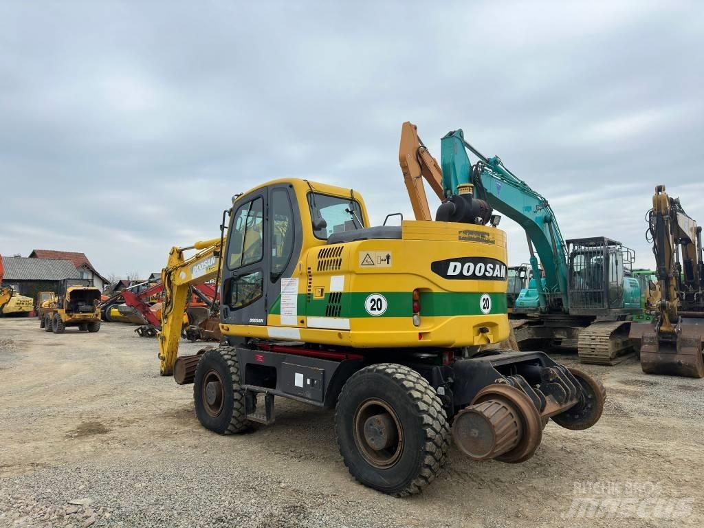 Doosan DX 160 WR Pyöräkaivukoneet
