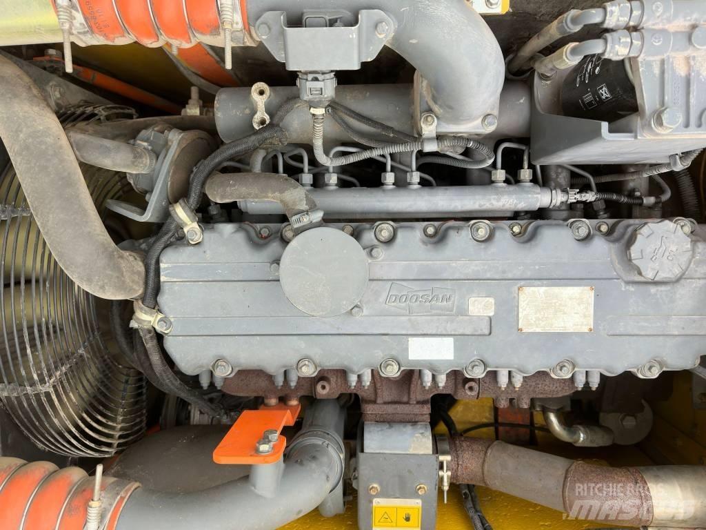 Doosan DX 160 WR Pyöräkaivukoneet