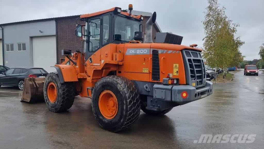 Doosan DL 200-3 Pyöräkuormaajat