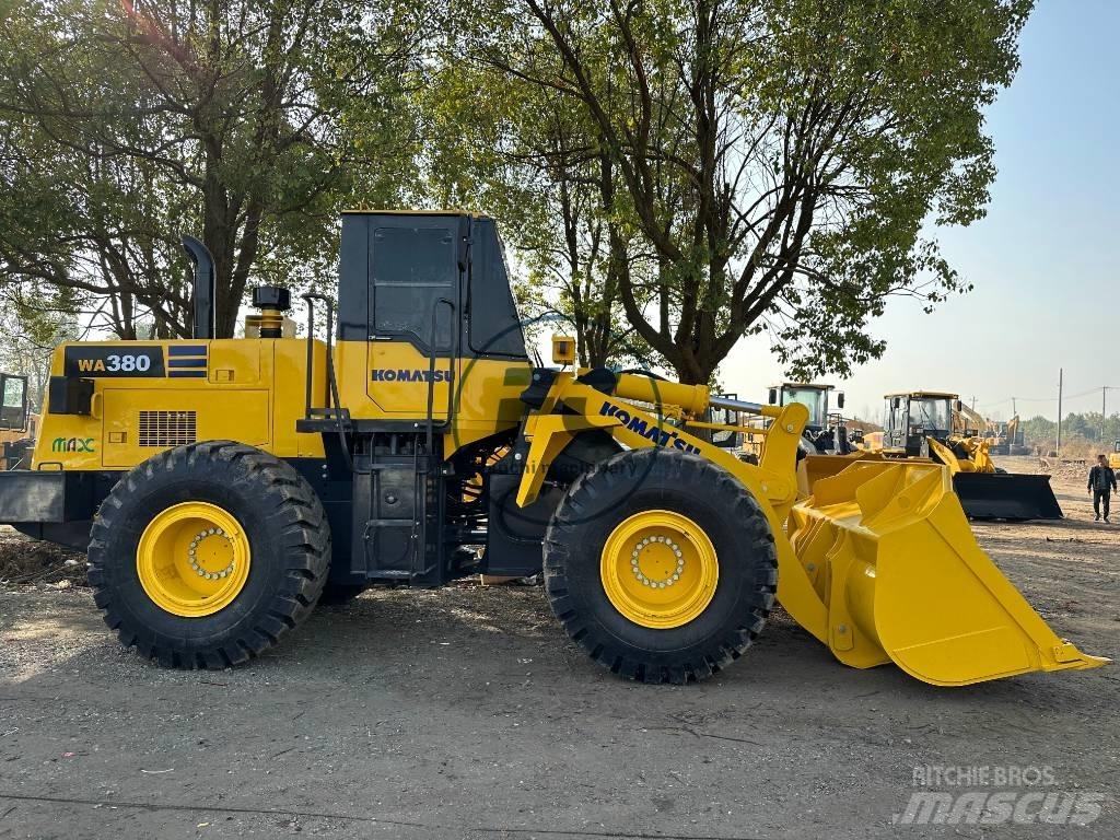 Komatsu WA 380 Pyöräkuormaajat