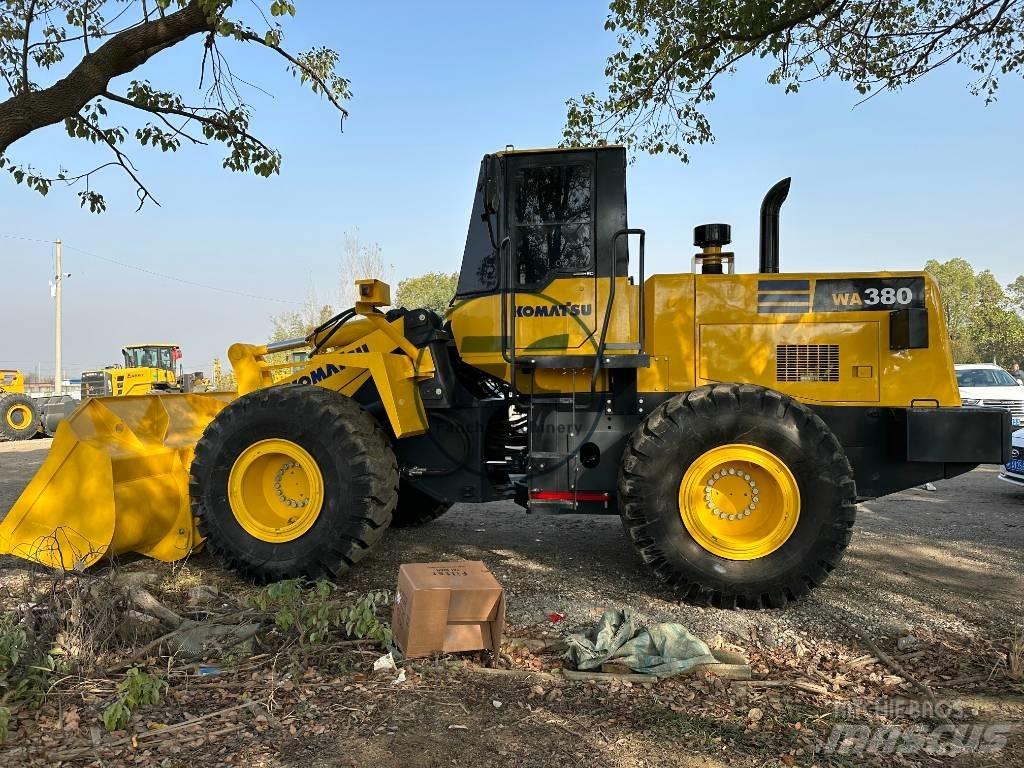 Komatsu WA 380 Pyöräkuormaajat