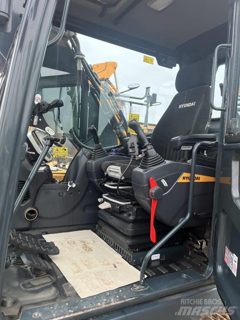 Hyundai HX 220 Telakaivukoneet