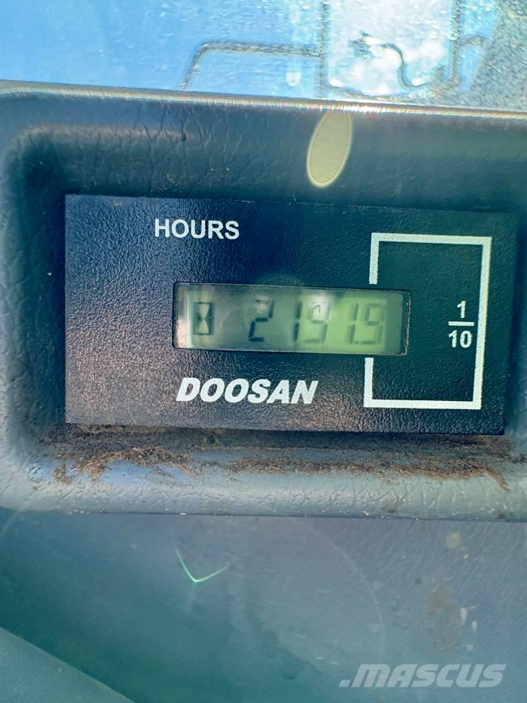 Doosan DX 140 LCR Telakaivukoneet