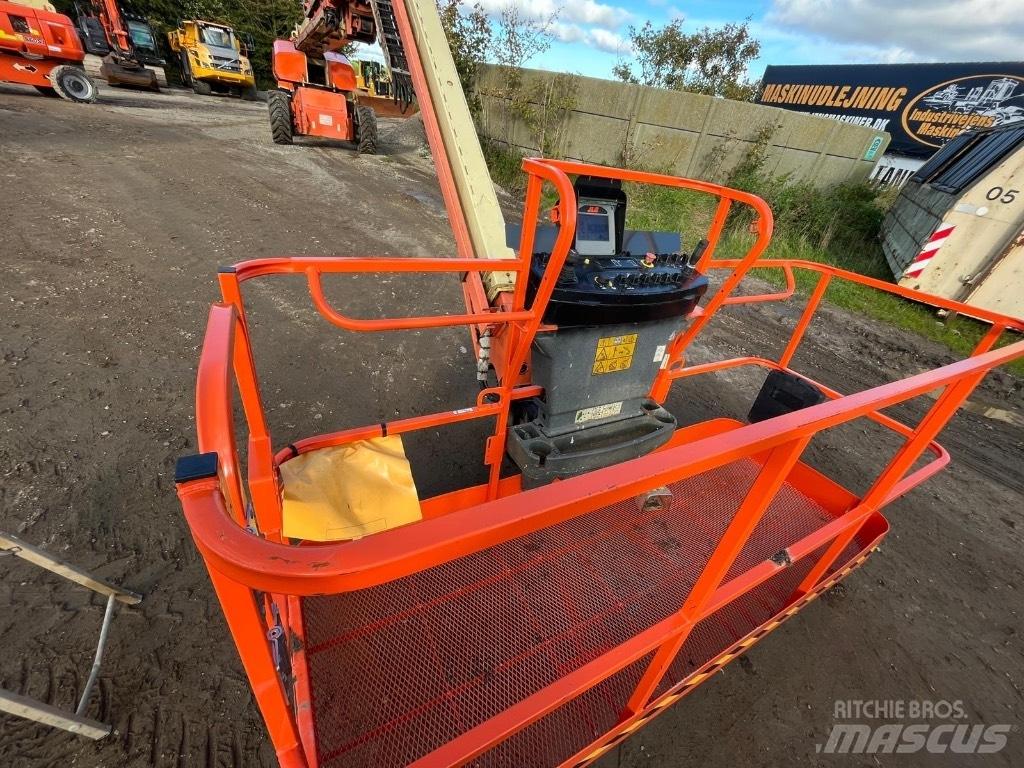 JLG 1500 SJ Teleskooppipuominostimet